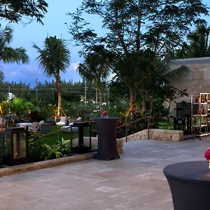 Resort Kimpton Seafire + By Ihg