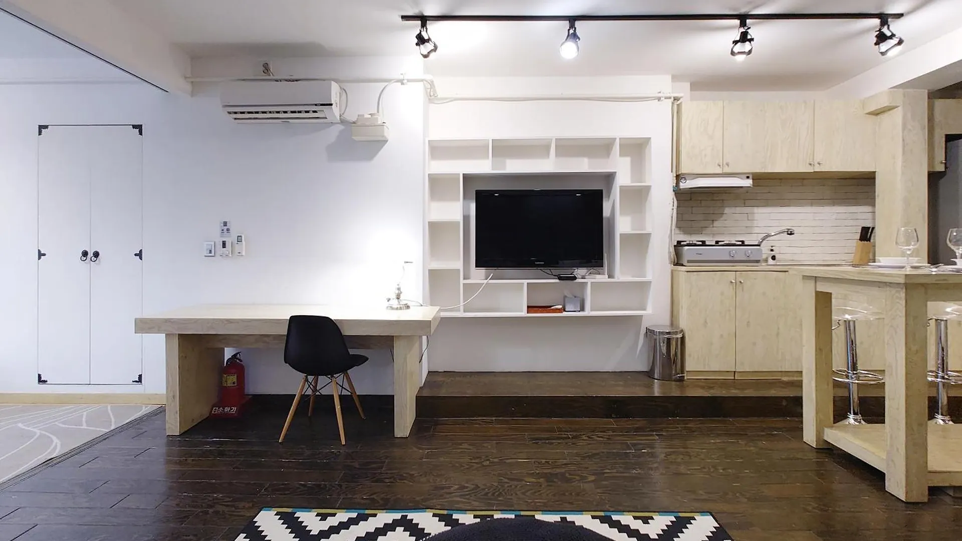 Seoul Loft Apartments - Sla 7 Night Minimum 3*,  Zuid-Korea